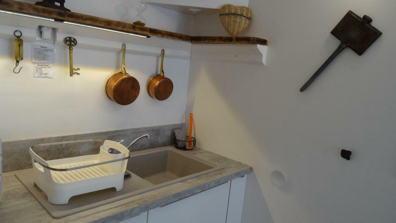 Chambre Du Sabotier - Studio Troglodytique - A 100 M Baignade En Riviere - Location De Canoe - Circuits Cyclo - Aire De Pique-Nique - 3 Restaurants Кастельно-ла-Шапель Экстерьер фото